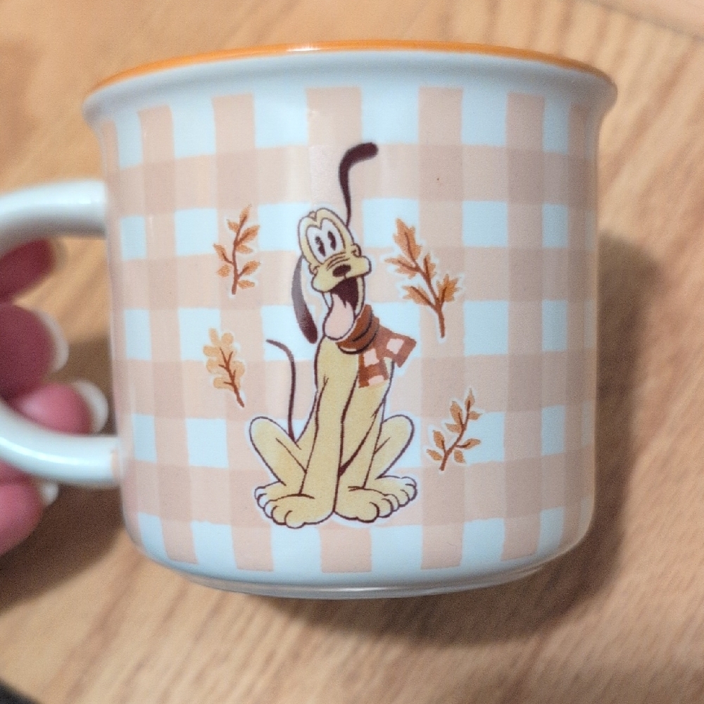Pluto Ceramic Mug with Beige Gingham